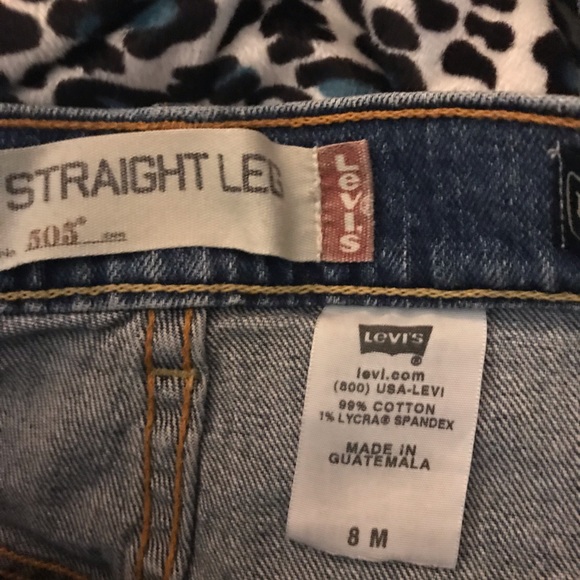 Levi’s Jean shorts - Picture 3 of 3